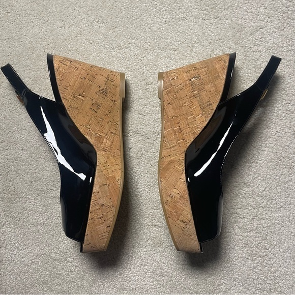 Stuart Weitzman Women’s Jean Black Patent Leather Wedge, Size 10 - Picture 2 of 7